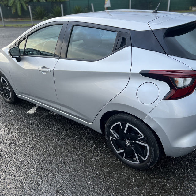 Nissan Micra Grise – Boîte automatique